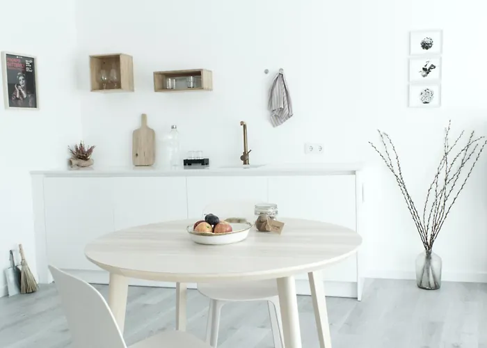 アパート M Butterfly Alvorge