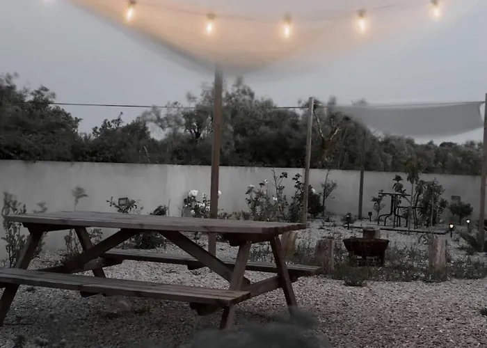 アパート M Butterfly Alvorge